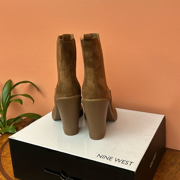 Nine West Ream2 Chelsea Heeled Booties Women’s Size 9.5 - Picture 2 of 9